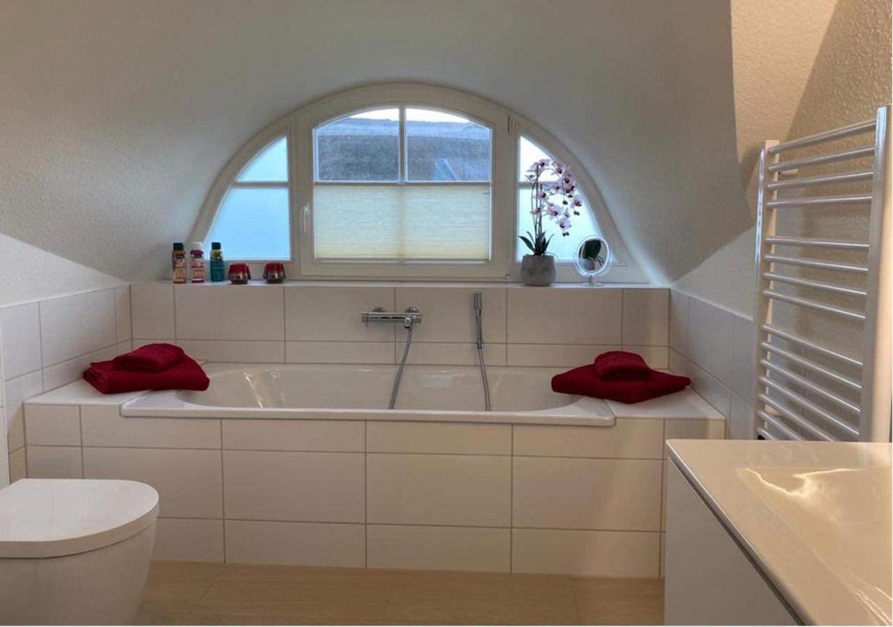 Modernes Reetdach-Ostseeferienhaus Bella Mare, Insel Usedom Mit Sauna, Kamin & Sonnenterrasse Zirchow Esterno foto